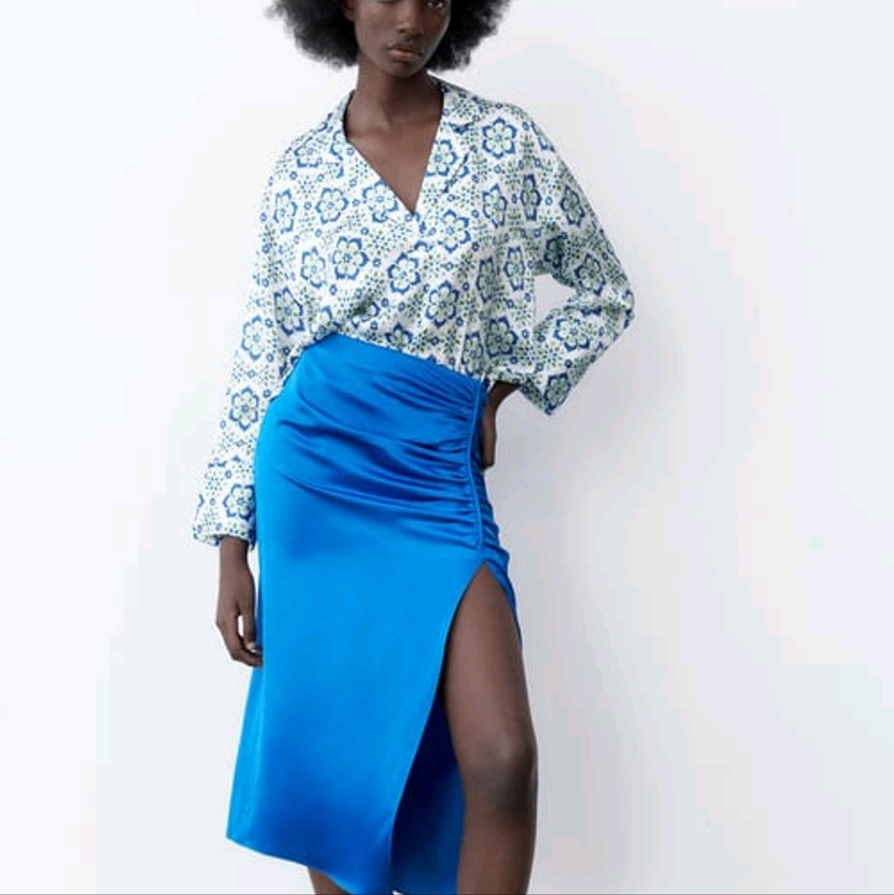 ZARA LIMITED EDITION PRINTED SATIN SHIRT - Picture 2 of 11